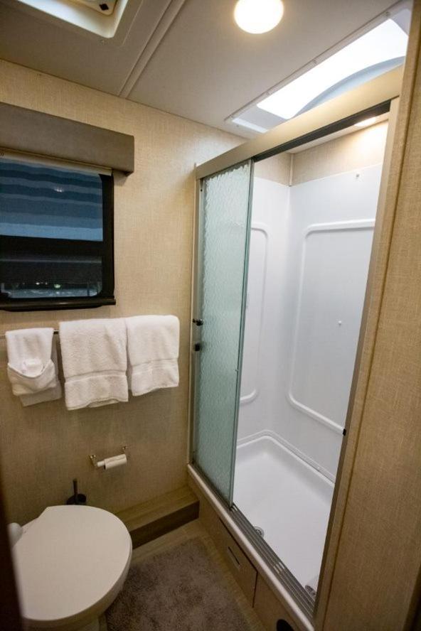 River Safaris, Stationary Class A Motorcoach, Old Homosassa Exterior foto